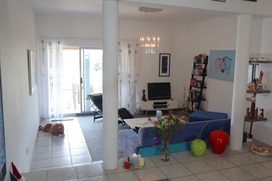 To Let 3 Bedroom Property for Rent in Wavecrest Eastern Cape